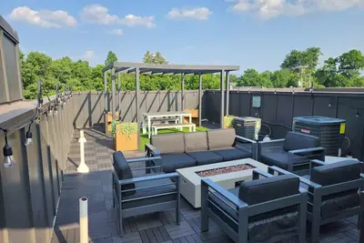 Image de Stunning Townhouse w/ Rooftop, Garage. Close to 12th, WeHo & Geodis