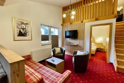 Arlen Lodge Apartment