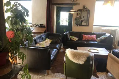 Image de Grande maison familiale proche du canal de Bourgogne.