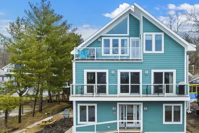 Image de Beachfront Lake House Direct Beach Access