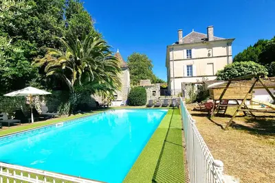 Image de Chateau 8 chambres avec piscine privee, Chateau De Rochebonne