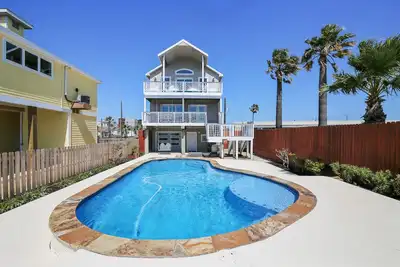 Pool Days and Dock Nights | Waterfront w/ Pool