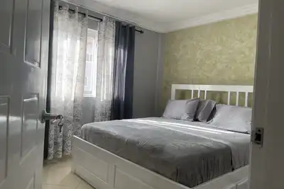 Image de 10 minutes from the International airport. Family-friendly suite