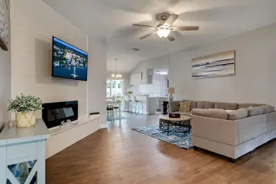 Image de Newley Remodeled and Furnished, Cozy House 5 Minutes From Downtown!
