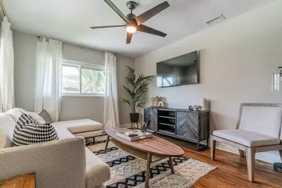 Image de Renovated & Beautifully Decorated Jax Beach Home