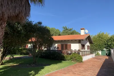 Image de Villa with garden and swimming pool surrounded by nature and close to the beach