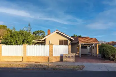 Image de Comfortable 2 Bdr House in Trendy Victoria Park!