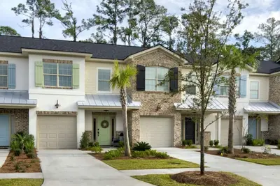 Image de New Beach Townhouse with Pool! Tennis, Pickleball & Bocce around the corner!