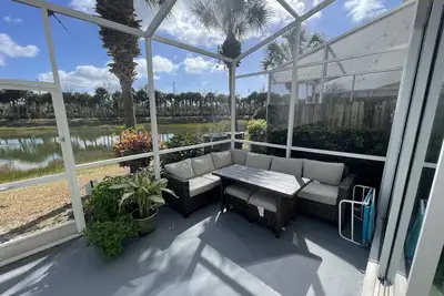 Image de Booking weekly for Season in Naples Call 908-304-3667 for details.