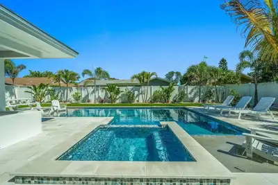 Image de Fabulous Pool! ~ Game Room ~ Putt Putt Golf ~ Car Charger ~ Late Summer Specials