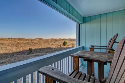 Image de Beachfront Condo