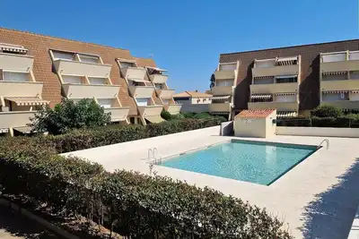 Image de Dans résidence avec piscine et accès direct à la plage