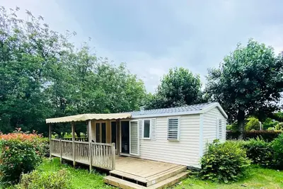 Image de Mobil-Home Confort 32, 50m² (3 chambres) + Terrasse 19m² + Tv 6 personnes