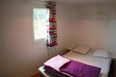 Image de Mobil-home Standard 24m² - 2 chambres (4 personnes) + terrasse 4 personnes