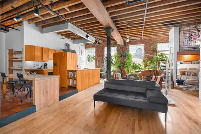 Image de Dreamy Village dream Loft w/ Huge open office, piano, full floor, plants 350sqft