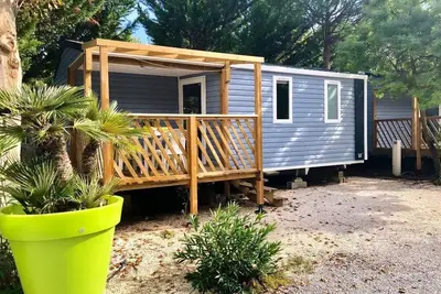 Image de Kompaktes Mobilheim mit 3 Zimmern und 4 Personen, Klimaanlage + Tv