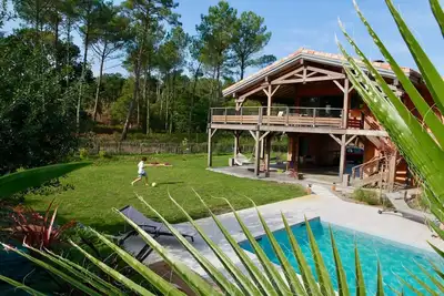 Image de Le Chalet Perché - sous les pins entre lac et océan