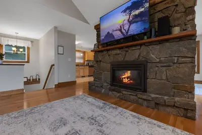 Image de Walk to Lake George, the Village, & Halls Marina for Your Boat Rental!
