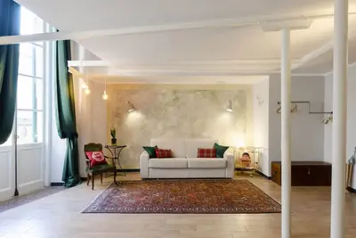 Image de Joivy Superb Flat for 6, near Ch. Columbus' House