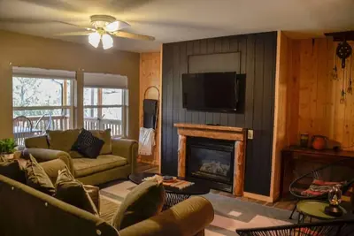 Image de Couloir Duplex Cabin at The Woolly Bugger Inn (#16)