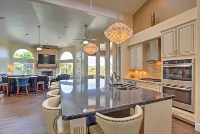 Image de Luxe Scottsdale Home w/ Pool & Mountain Views!