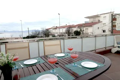 Image de Bel appartement avec grande terrasse et vue mer