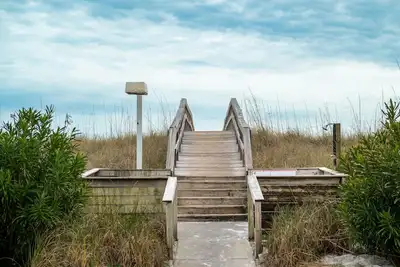Image de Steps to Beach~ Arcade~ Pool~ Ocean View~ King Bed