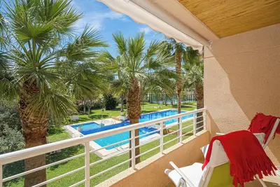 Appartement \"Alborada Golf 1a\", avec terrasse, piscine partagée et Wi-Fi