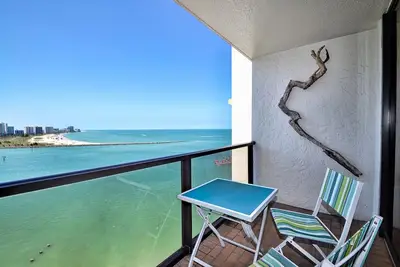 Image de 440 West Condos 1404 N Fully Renovated! Gulf Views