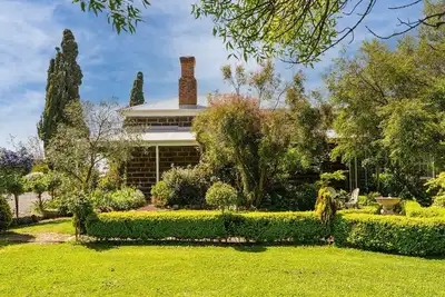 Image de Rural Country Retreat, Homestead, Skipton Rail Trail on Emu Creek