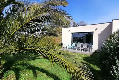 Image de Sarzeau à 100 m de la plage et des chemins côtiers, maison tout confort 6 pers