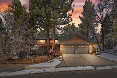 Image de 🏔⛷️Oak Pines Lodge + hot tub🌲, Oak Pines Lodge