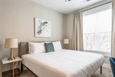 Image de Kasa | Serene Space, Walk to Little Sugar Creek Greenway | Dilworth