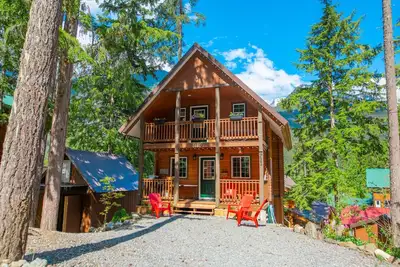 Image de Whisky Jack | 4 Bedroom Cabin w/ Outdoor Firepit
