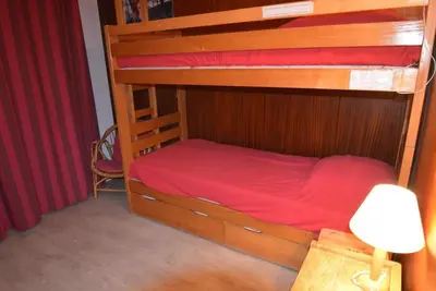 Image de À 10m des pistes de ski, 4ème étage, vue montagne, balcon, télévision, casier à ski, 49m²