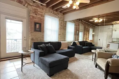 Image de Downtown Waterfront! Cozy Space in the heart of Grand Haven!