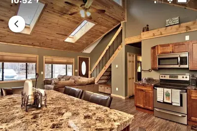 Image de Mini cabin in gated community monthly vaca w/ amenities