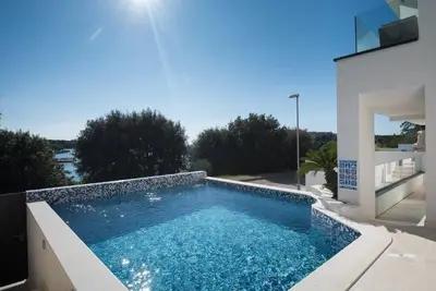 Image de Maison de vacances Pjescana Uvala pour 1 - 6 personnes avec 3 chambres à coucher - Maison de vacance