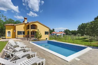 Image de Maison de vacances Labin pour 1 - 8 personnes avec 4 chambres à coucher - Maison de vacances