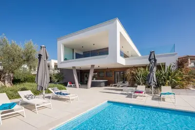 Image de Maison de vacances Vodnjan pour 1 - 12 personnes avec 6 chambres à coucher - Maison de vacances