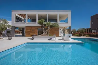 Image de Maison de vacances Vodnjan pour 1 - 10 personnes avec 5 chambres à coucher - Maison de vacances
