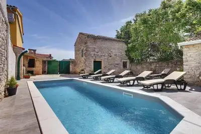 Image de Maison de vacances Vodnjan pour 1 - 8 personnes avec 2 chambres à coucher - Maison de vacances