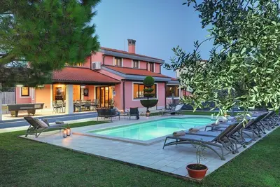Image de Maison de vacances Pula pour 1 - 12 personnes avec 5 chambres à coucher - Maison de vacances