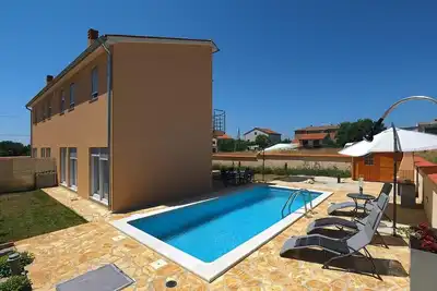 Image de Maison de vacances Ližnjan pour 1 - 12 personnes avec 6 chambres à coucher - Maison de vacances