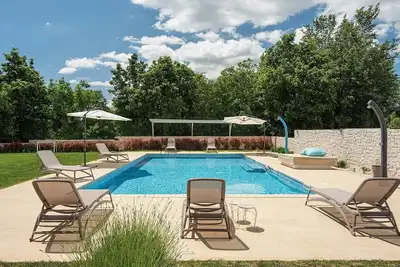 Image de Maison de vacances Svetvinčenat pour 1 - 10 personnes avec 4 chambres à coucher - Maison de vacances