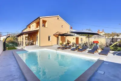 Image de Maison de vacances Pula pour 1 - 10 personnes avec 4 chambres à coucher - Maison de vacances