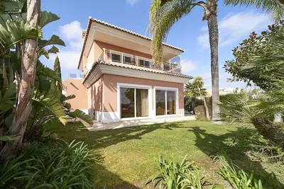 Image de Quinta Marina avec vue sur la mer, piscine privée et jardin