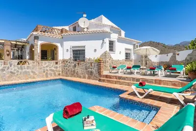 Image de Maison de vacances Nerja pour 1 - 6 personnes avec 3 chambres Ă coucher - Maison de vacances