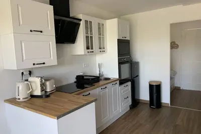 Image de Appartement à 2 min de la mer et 20 min à pied du marché de Sanary