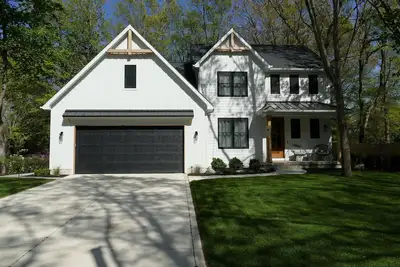 Image de Modern Farmhouse Retreat-10 Min Walk to Lake Michigan-Hot Tub-Sauna